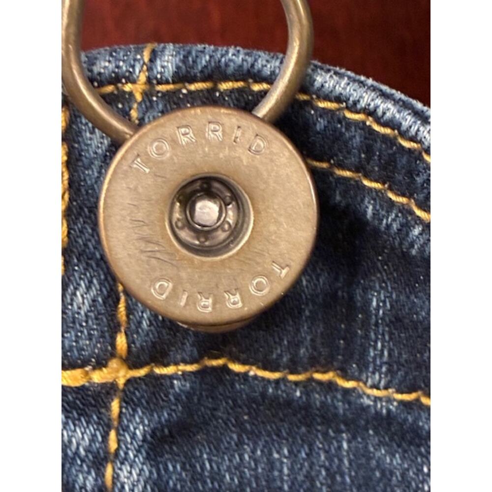 Torrid Women Overall Jeans 18 Blue Denim Crop 25" Inseam Lightly disstressed - Picture 8 of 10